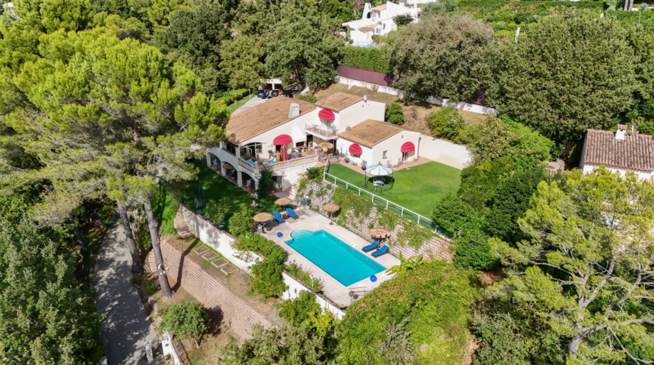 villa 8 Pièces en vente sur MOUANS SARTOUX (06370)