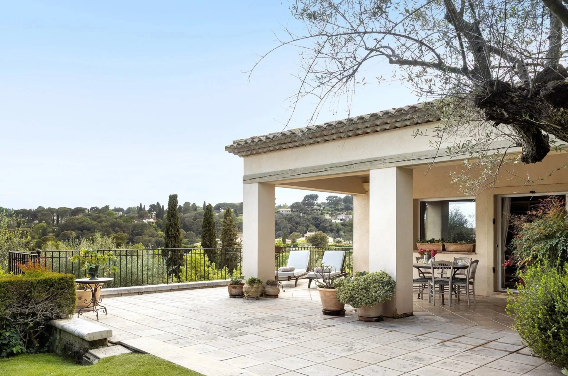 bastide 5 Rooms for sale on BIOT (06410)
