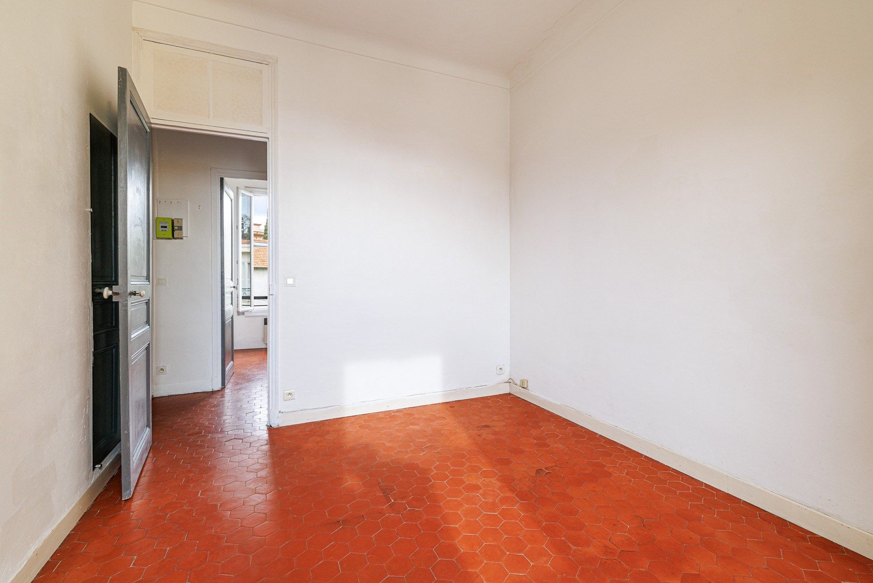 building for sale on NICE (06000)