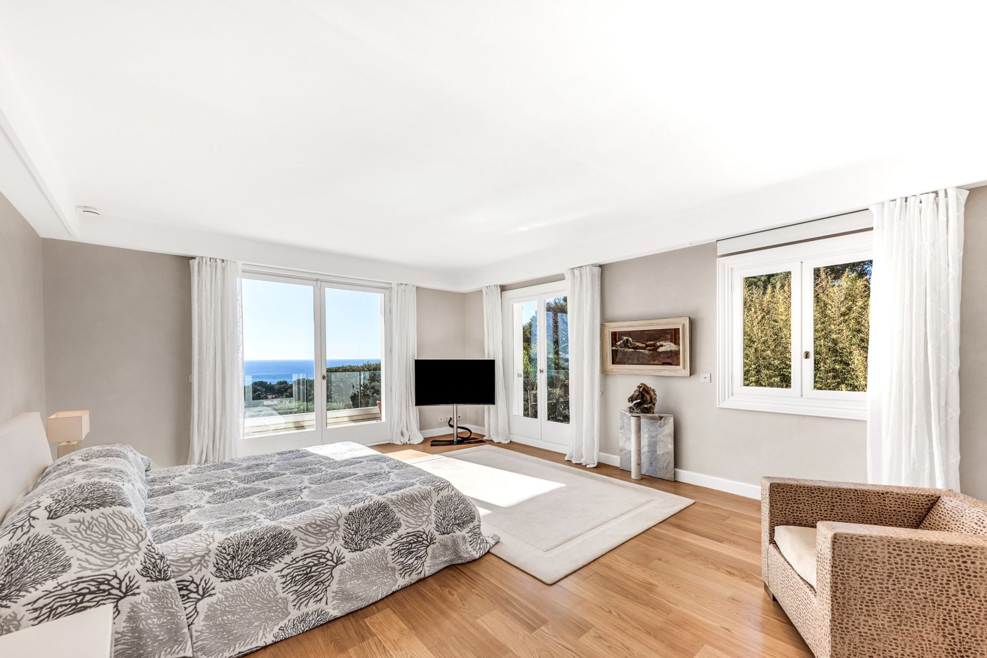 villa 12 Rooms for sale on ST JEAN CAP FERRAT (06230)