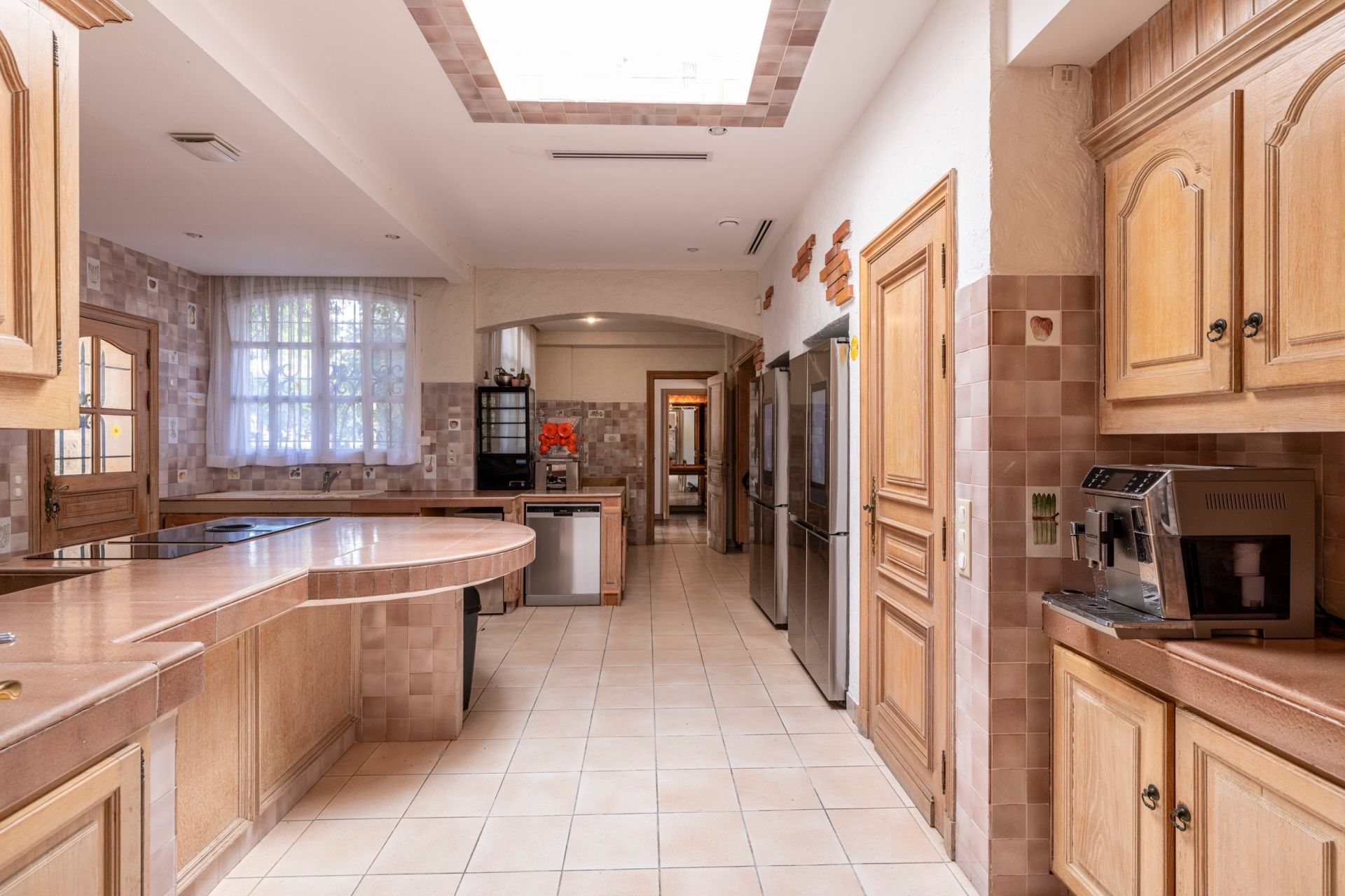 villa 12 Rooms for sale on NICE (06000)