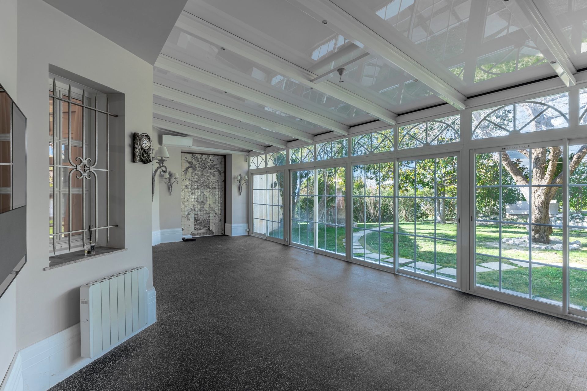 villa 12 Rooms for sale on NICE (06000)