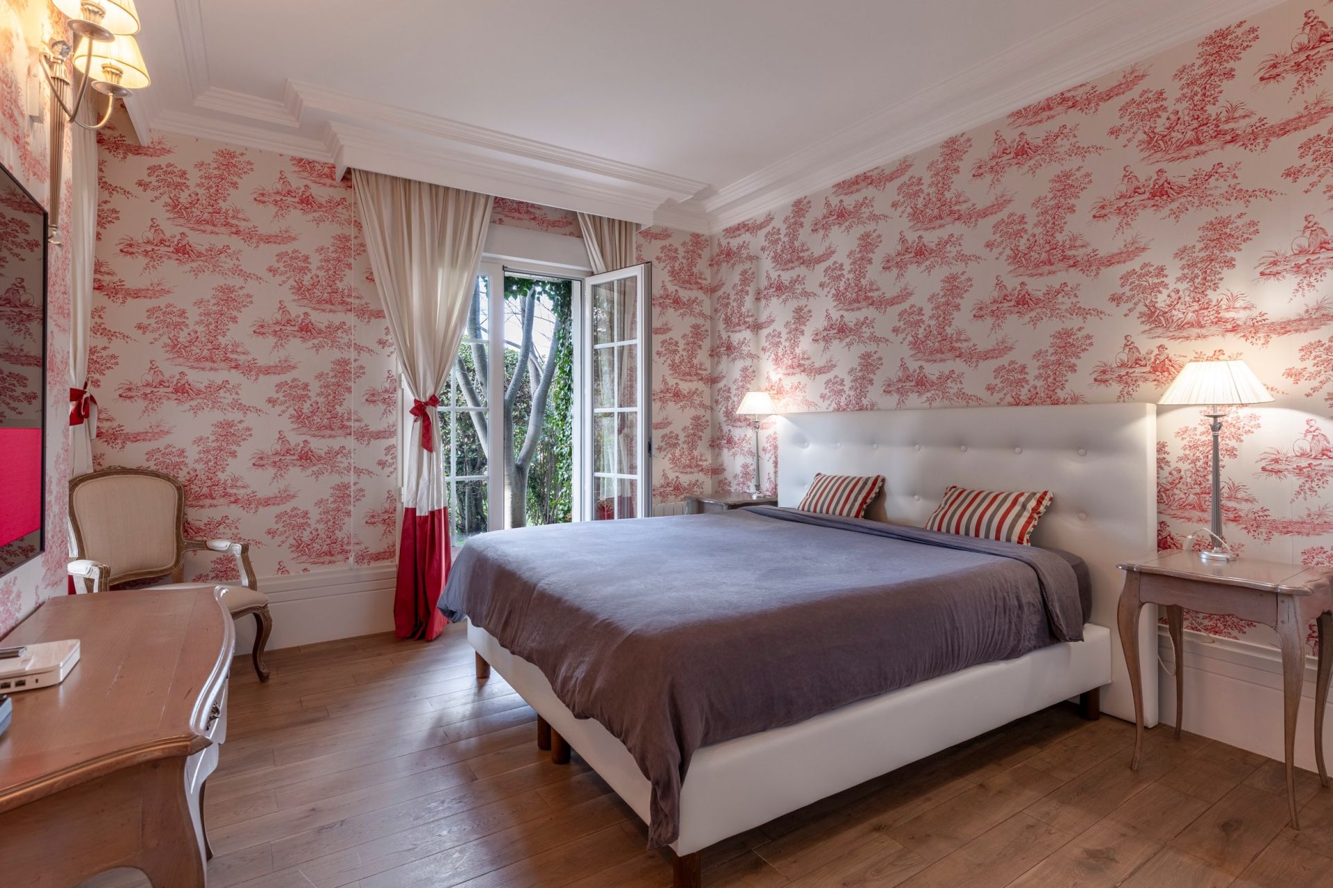 villa 12 Rooms for sale on NICE (06000)