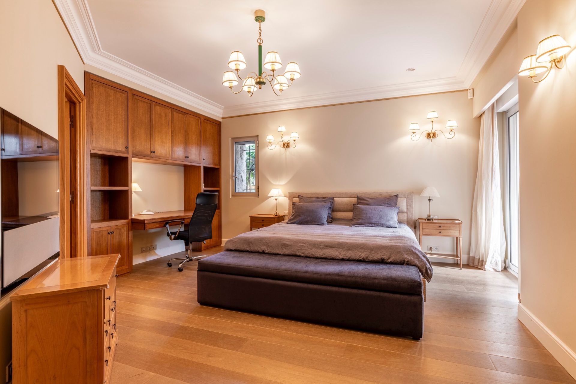 villa 12 Rooms for sale on NICE (06000)