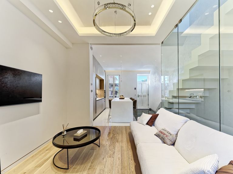 townhouse 4 Rooms for sale on ST JEAN CAP FERRAT (06230)