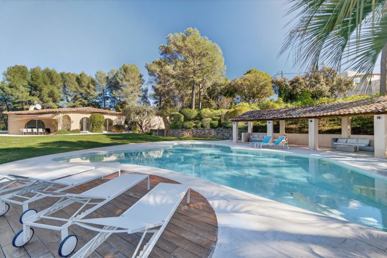 bastide 13 Rooms for sale on MOUANS SARTOUX (06370)