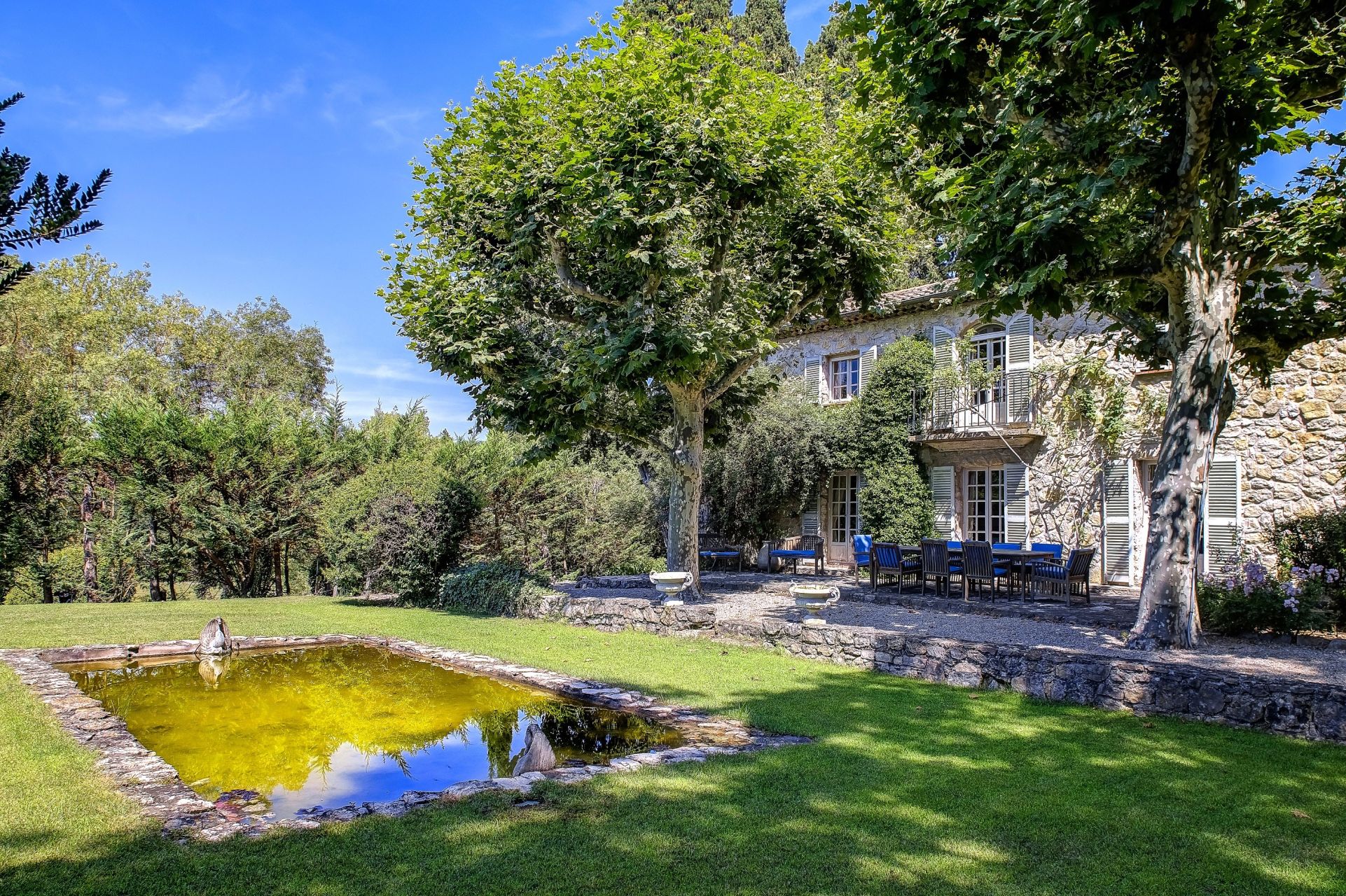 bastide 12 Rooms for sale on CHATEAUNEUF GRASSE (06740)