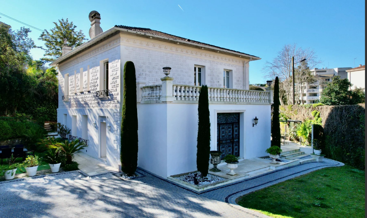 villa 5 Rooms for sale on CANNES (06400)