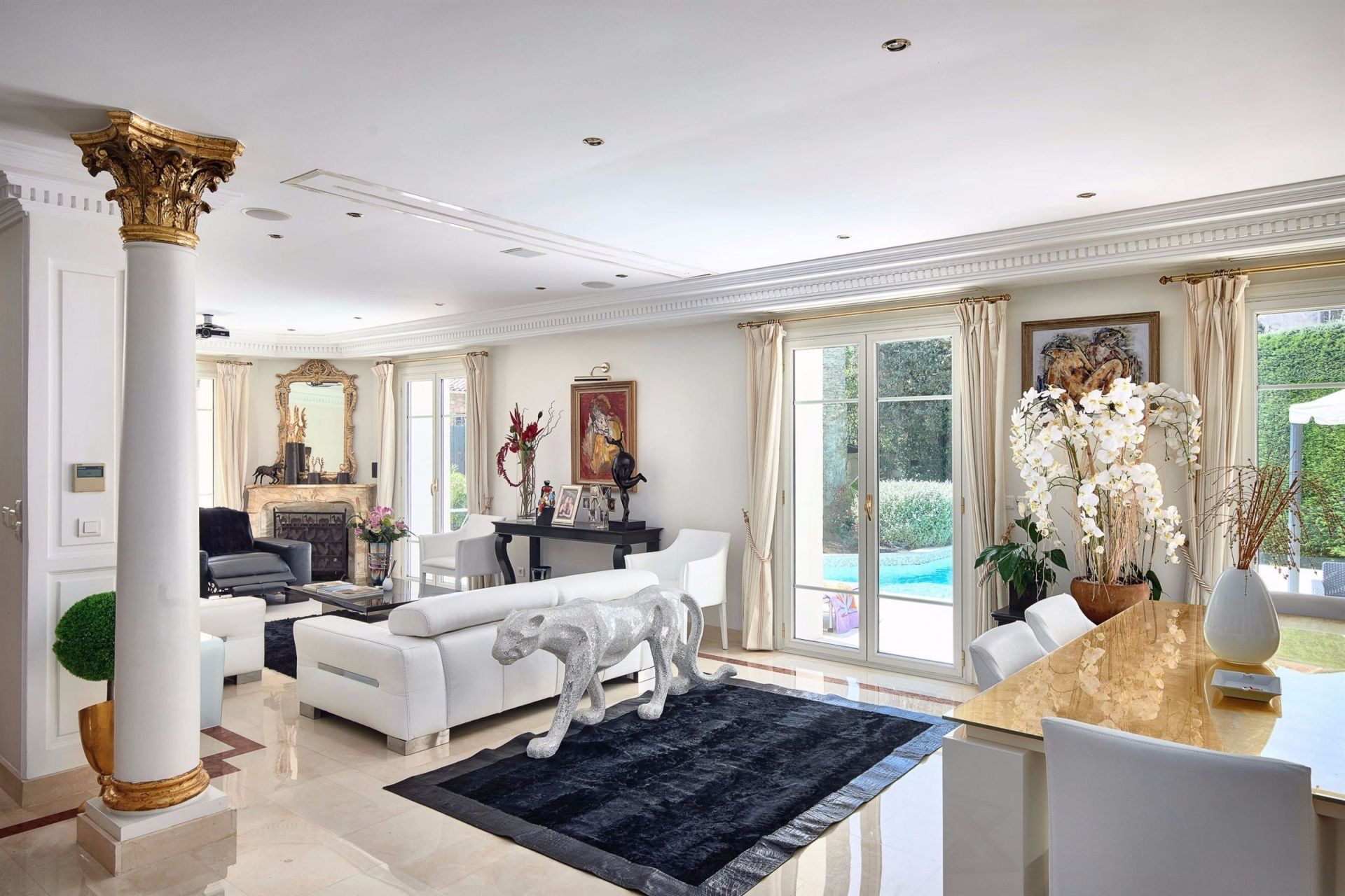 villa 5 Rooms for sale on CANNES (06400)