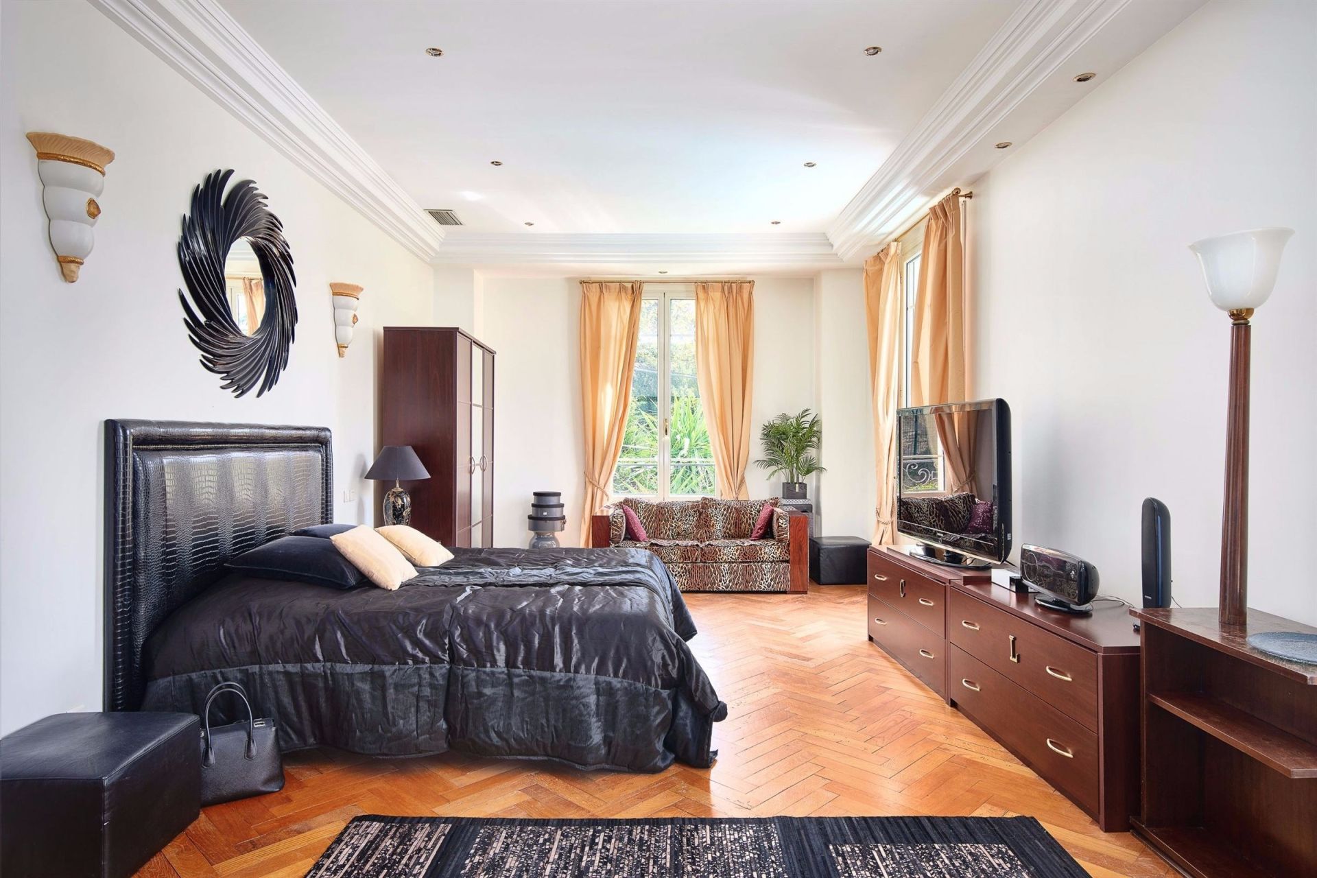 villa 5 Rooms for sale on CANNES (06400)