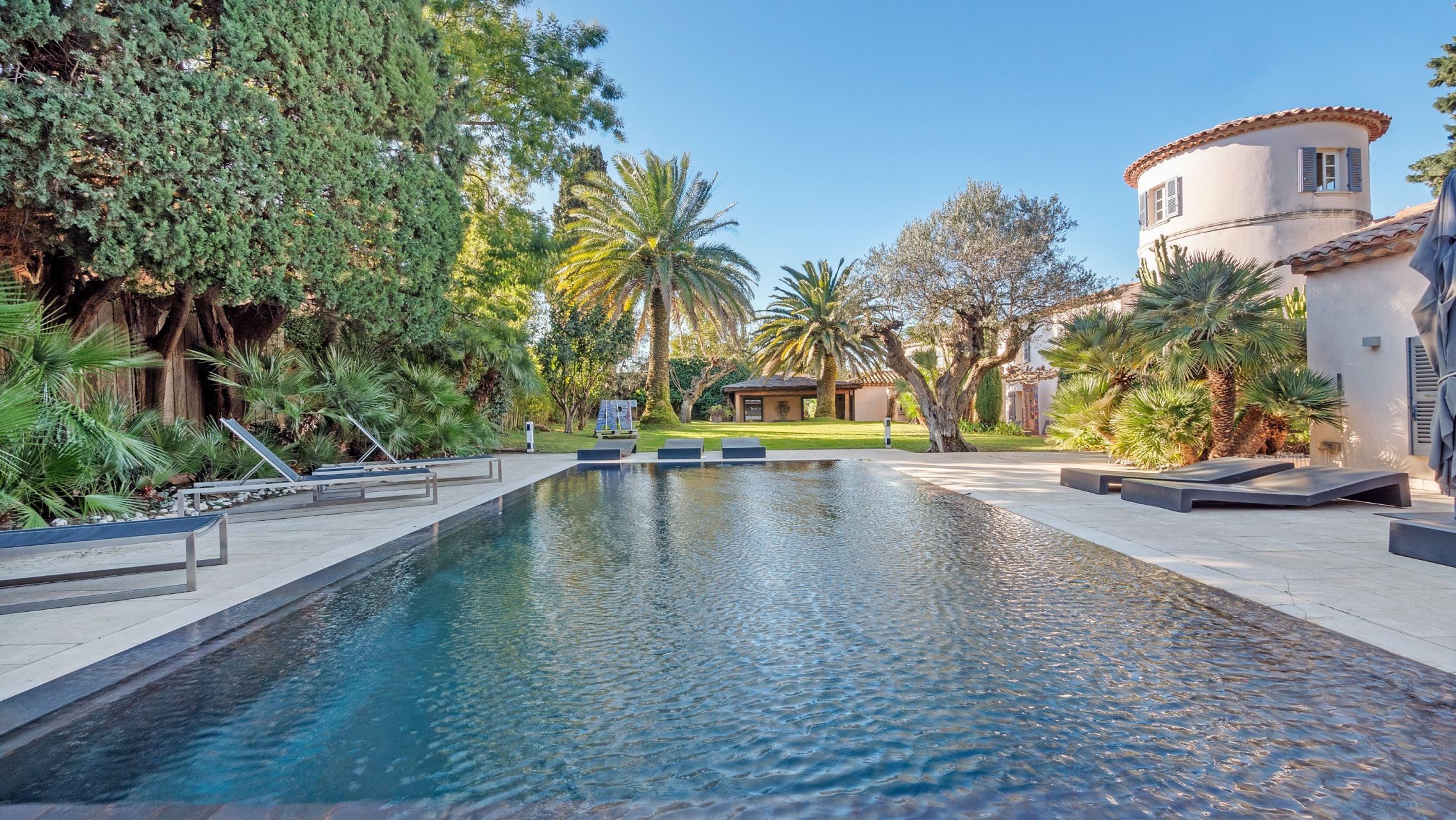 bastide 9 Rooms for sale on ST TROPEZ (83990)