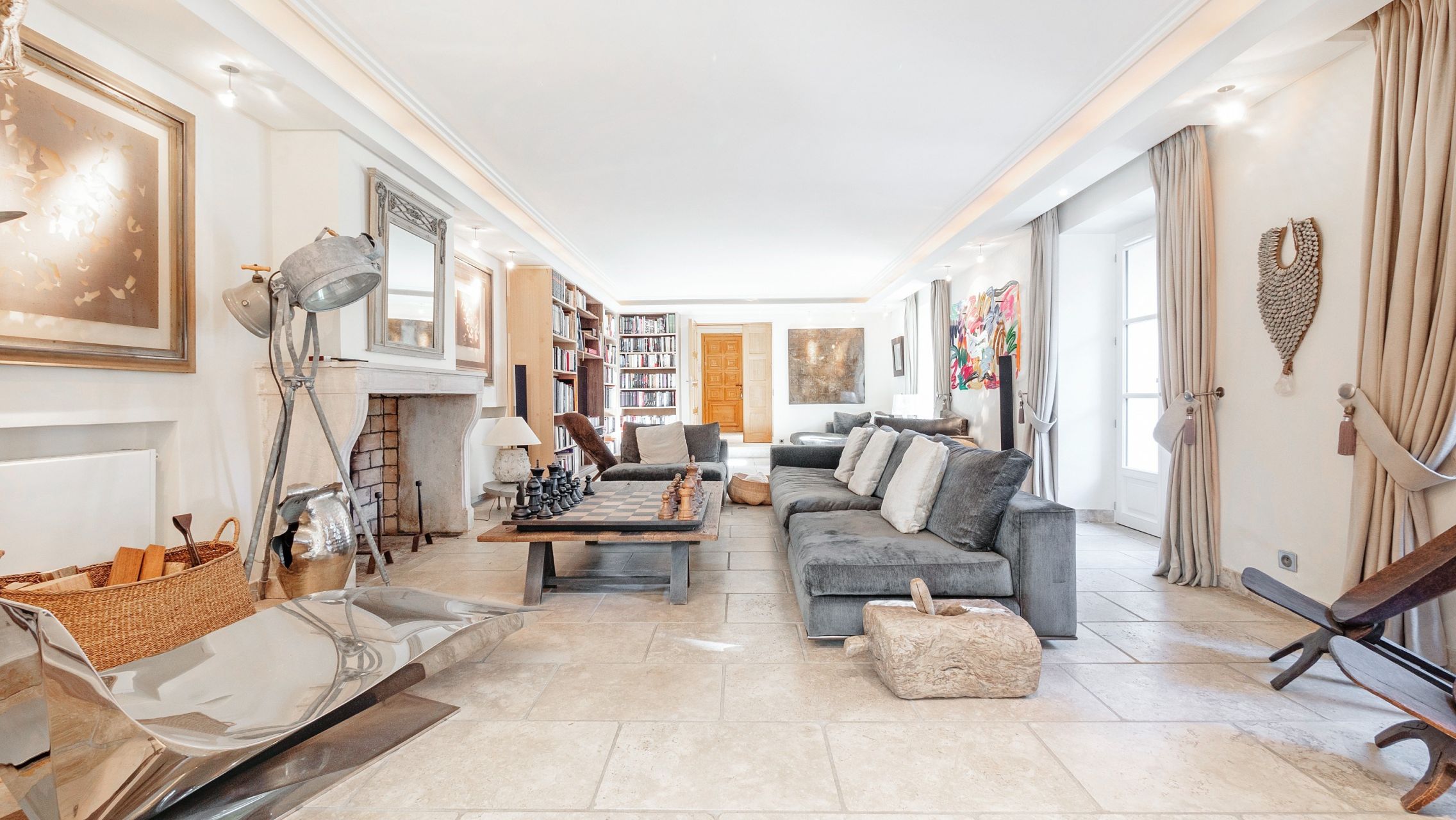 bastide 9 Rooms for sale on ST TROPEZ (83990)