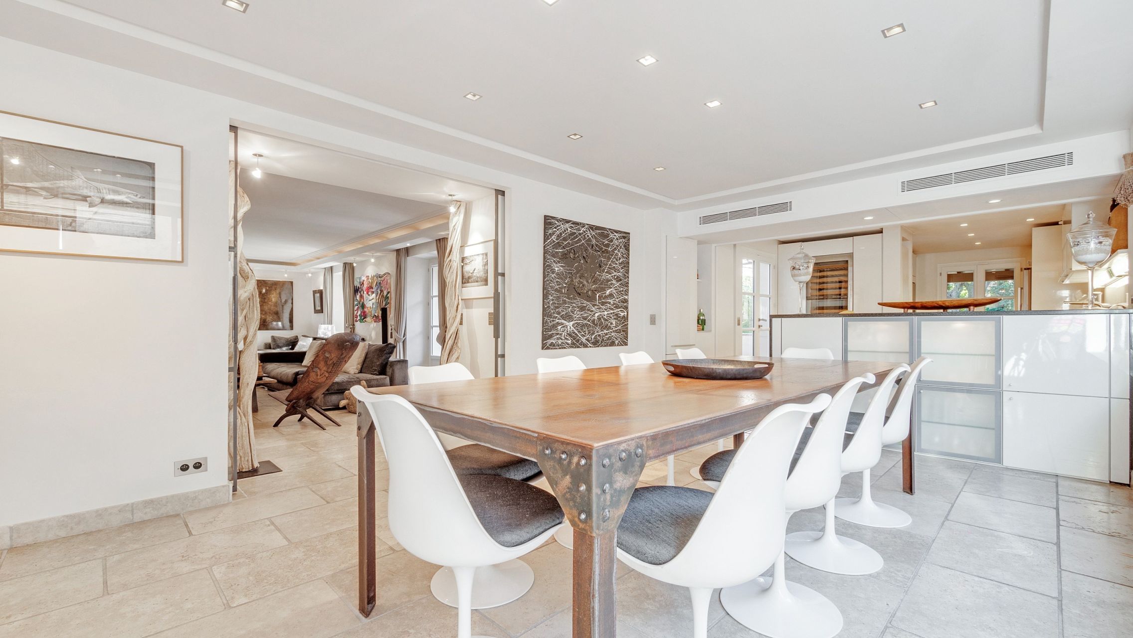 bastide 9 Rooms for sale on ST TROPEZ (83990)