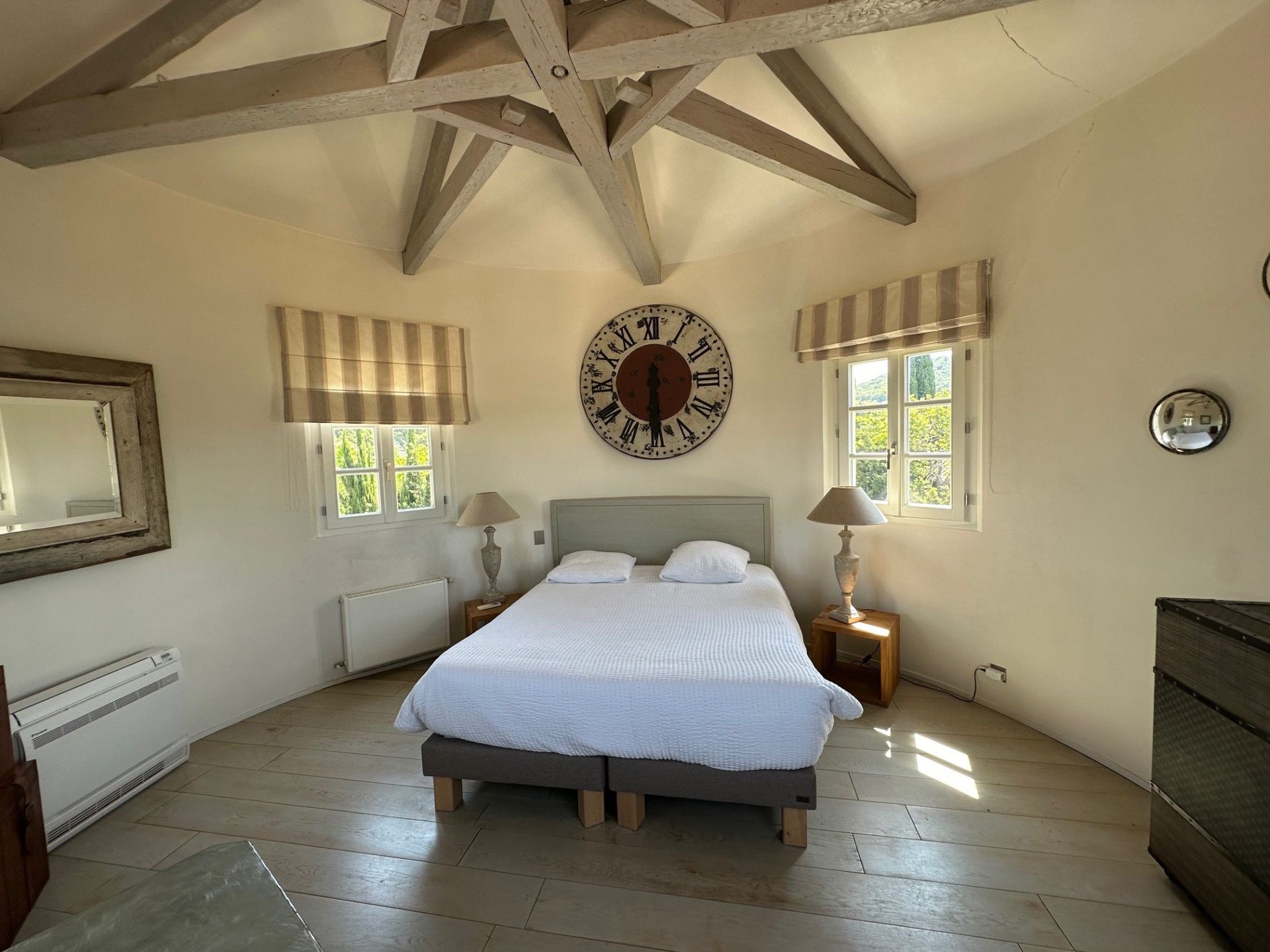 bastide 9 Rooms for sale on ST TROPEZ (83990)
