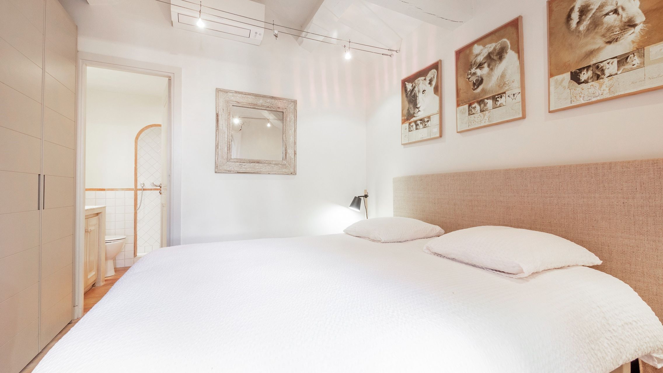 bastide 9 Rooms for sale on ST TROPEZ (83990)