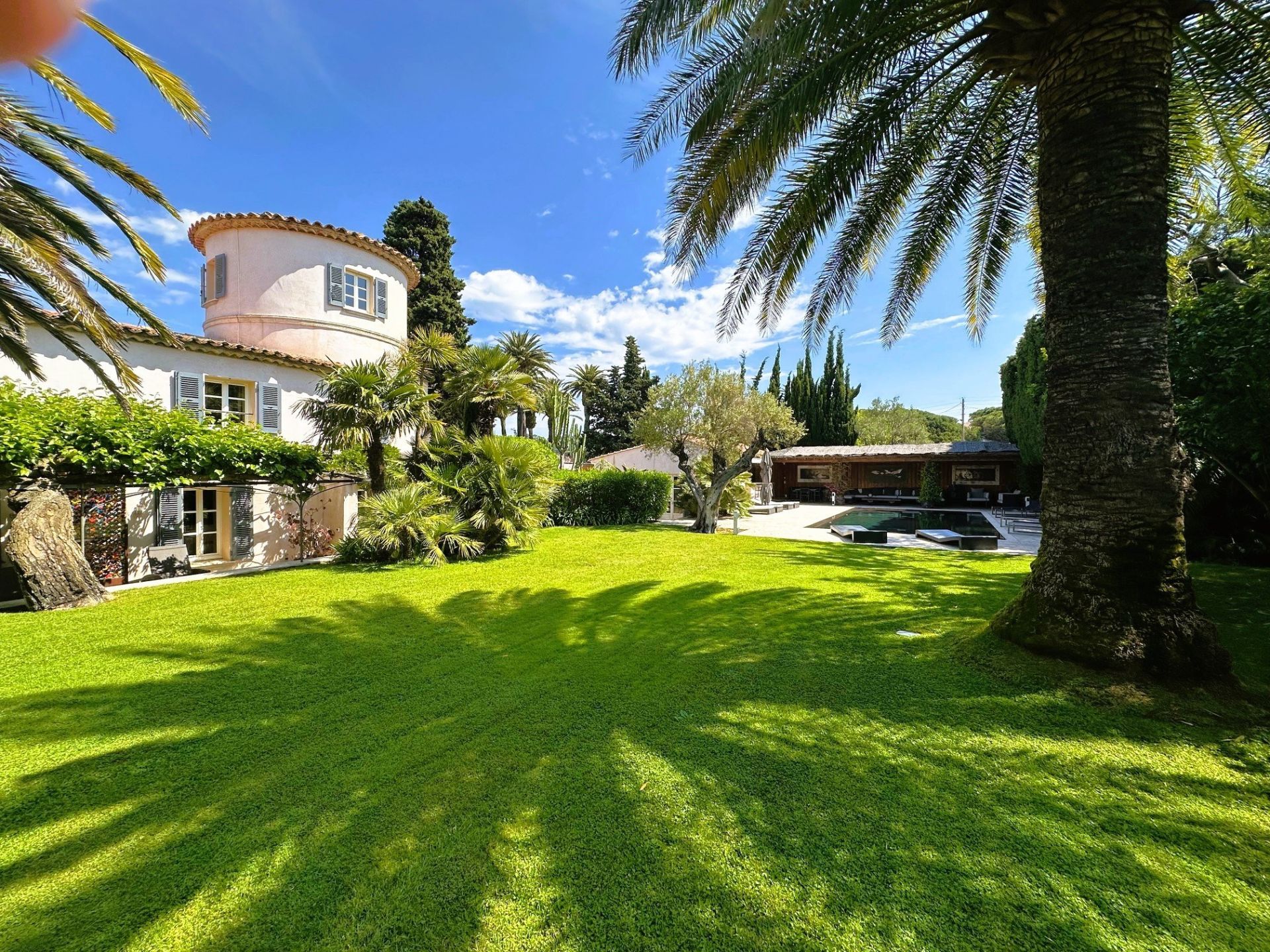 bastide 9 Rooms for sale on ST TROPEZ (83990)