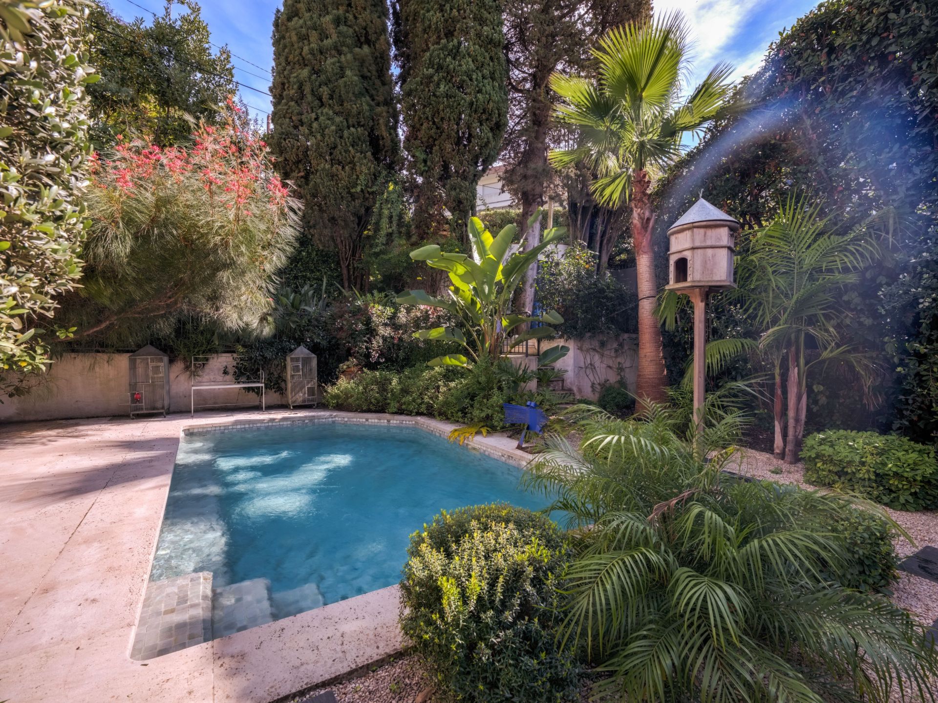house 5 Rooms for sale on CANNES (06400)