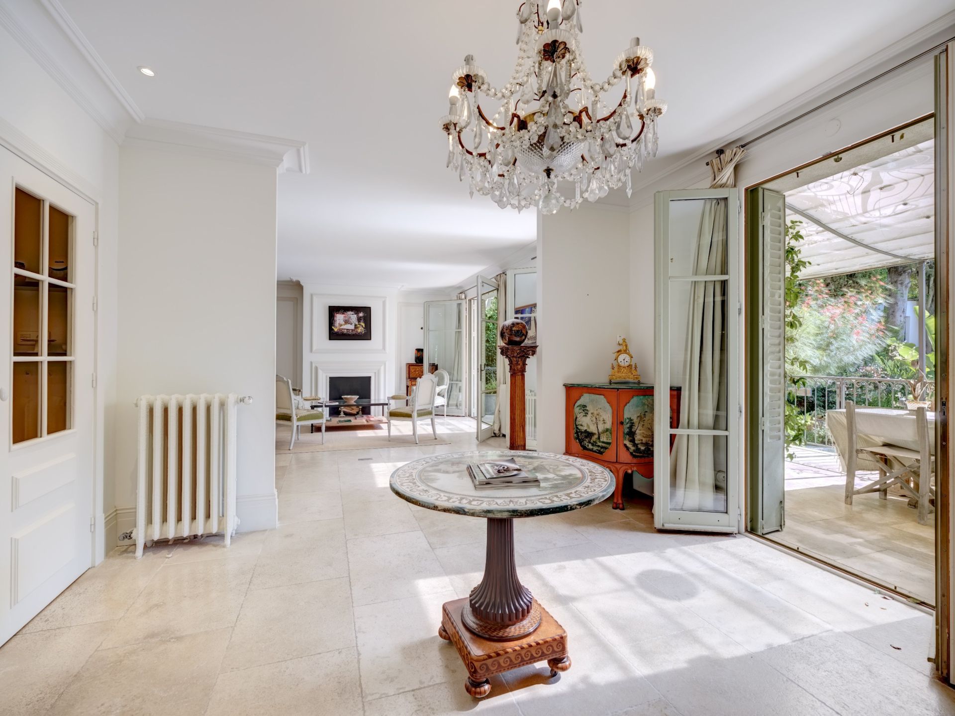 house 5 Rooms for sale on CANNES (06400)