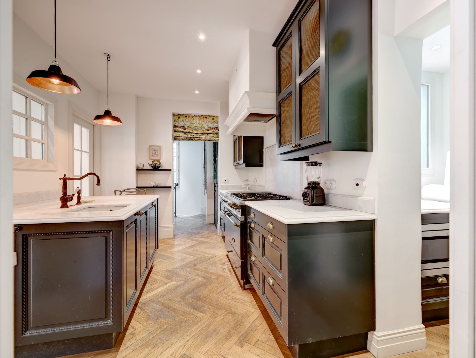 house 5 Rooms for sale on CANNES (06400)