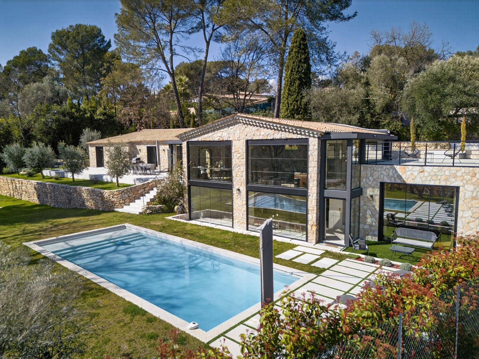 villa 7 Rooms for sale on VALBONNE (06560)