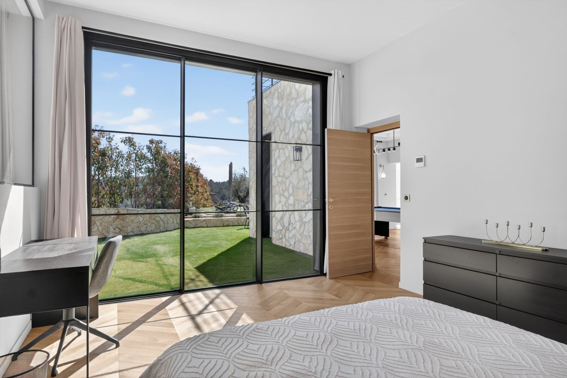 villa 7 Rooms for sale on VALBONNE (06560)