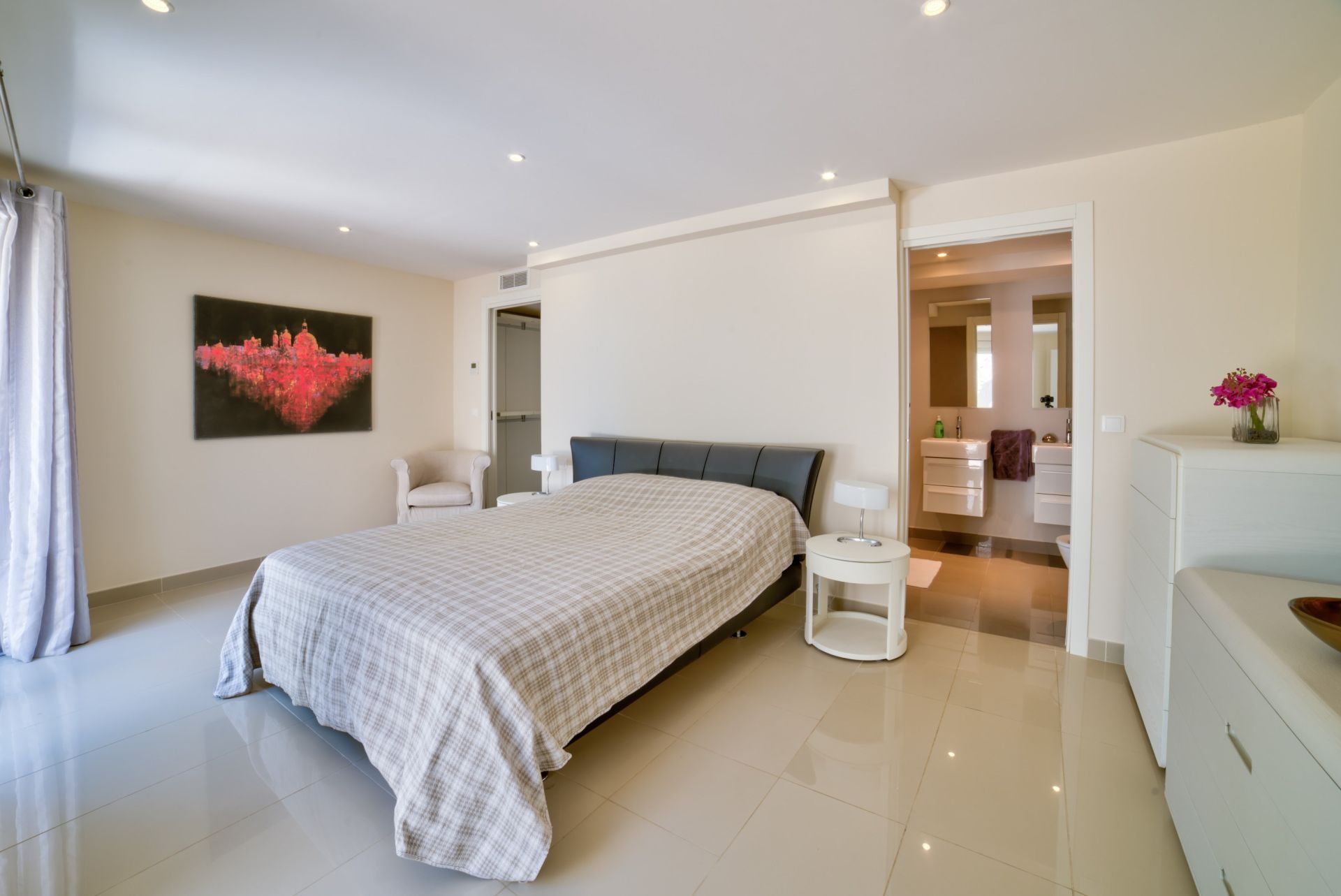 villa 16 Pièces en vente sur MOUANS SARTOUX (06370)
