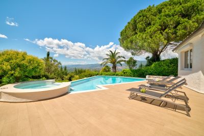 Vente Villa Mouans-Sartoux 16&nbsp;Pièces 587.74&nbsp;m²