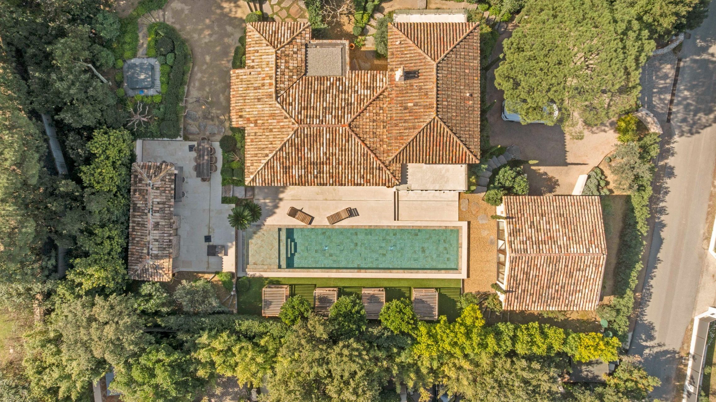 contemporary house 9 Rooms for sale on RAMATUELLE (83350)
