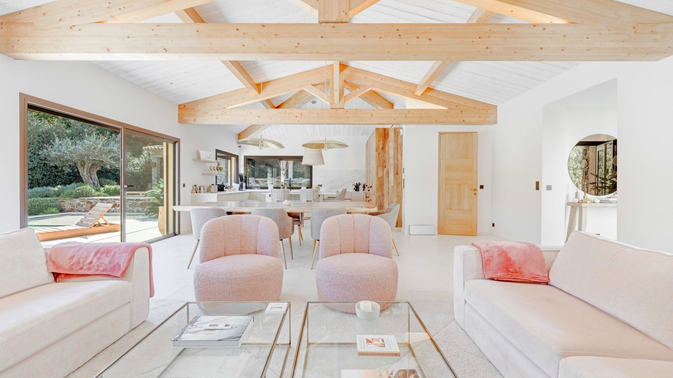 contemporary house 9 Rooms for sale on RAMATUELLE (83350)
