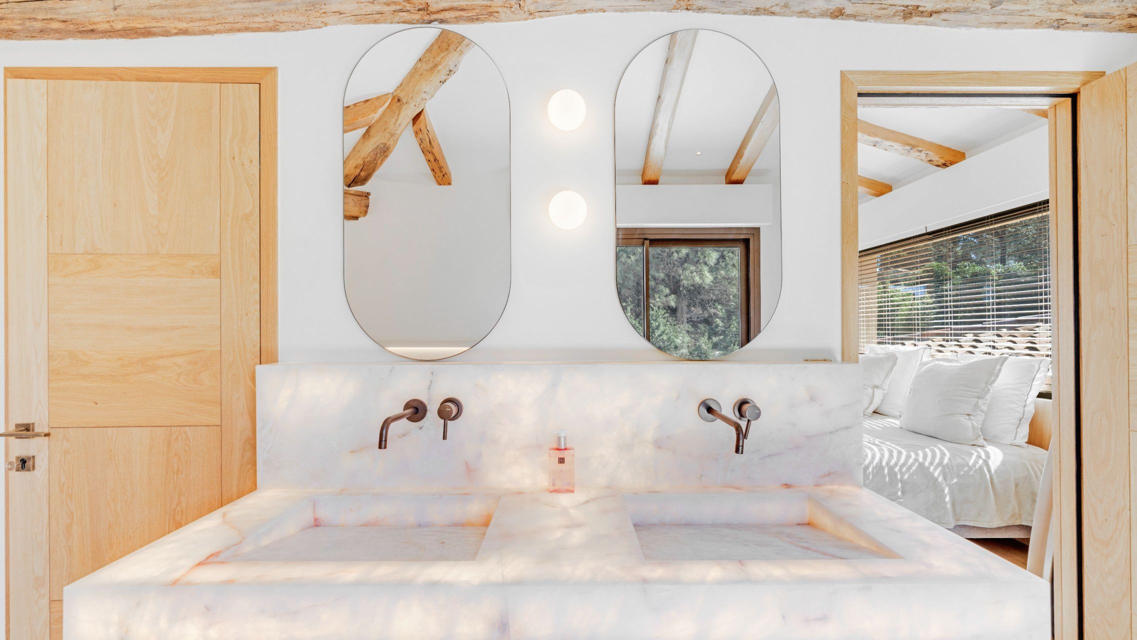 contemporary house 9 Rooms for sale on RAMATUELLE (83350)