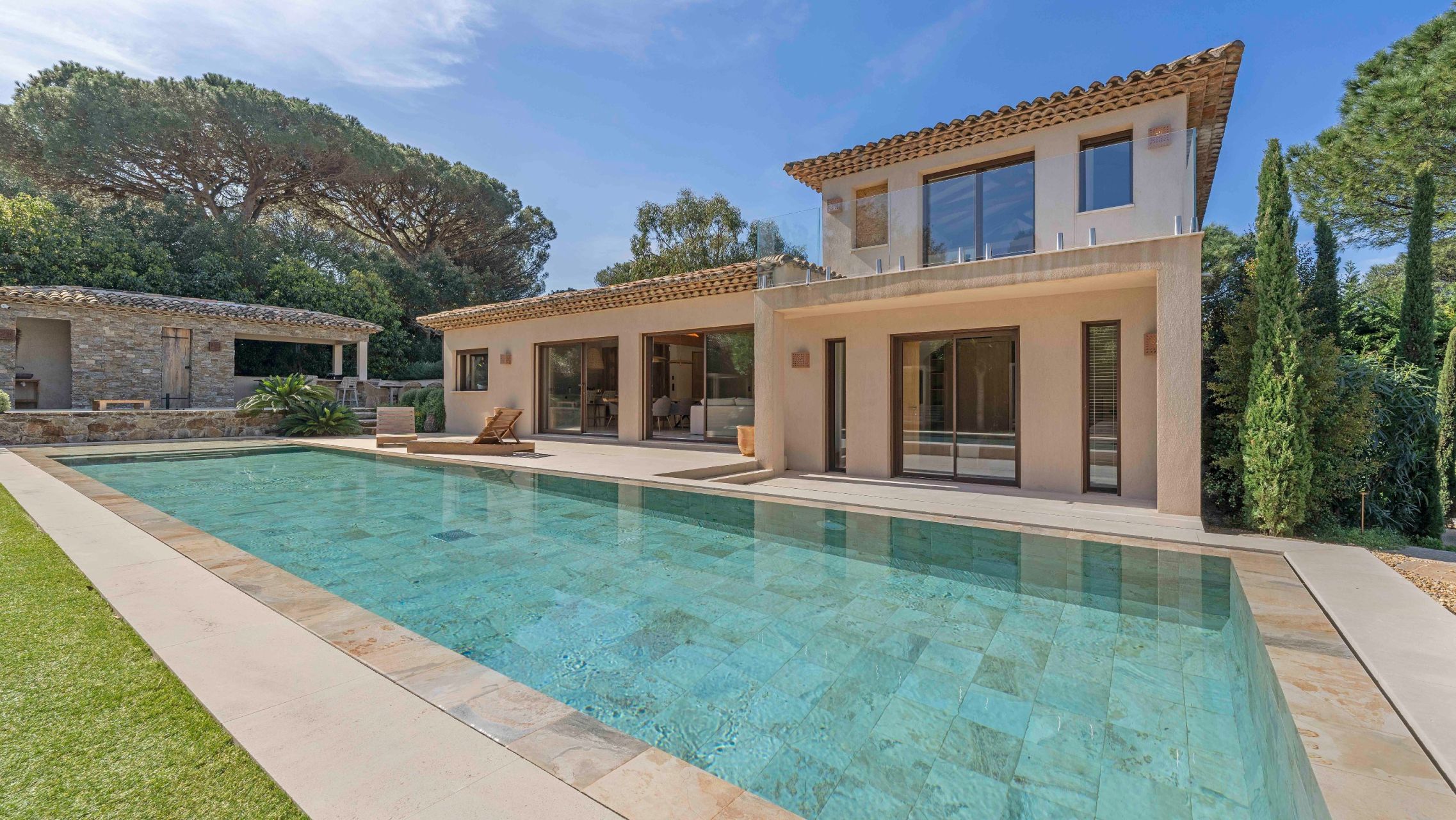 contemporary house 9 Rooms for sale on RAMATUELLE (83350)