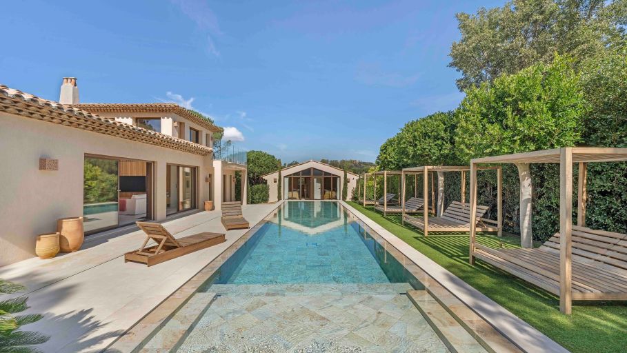 contemporary house 9 Rooms for sale on RAMATUELLE (83350)