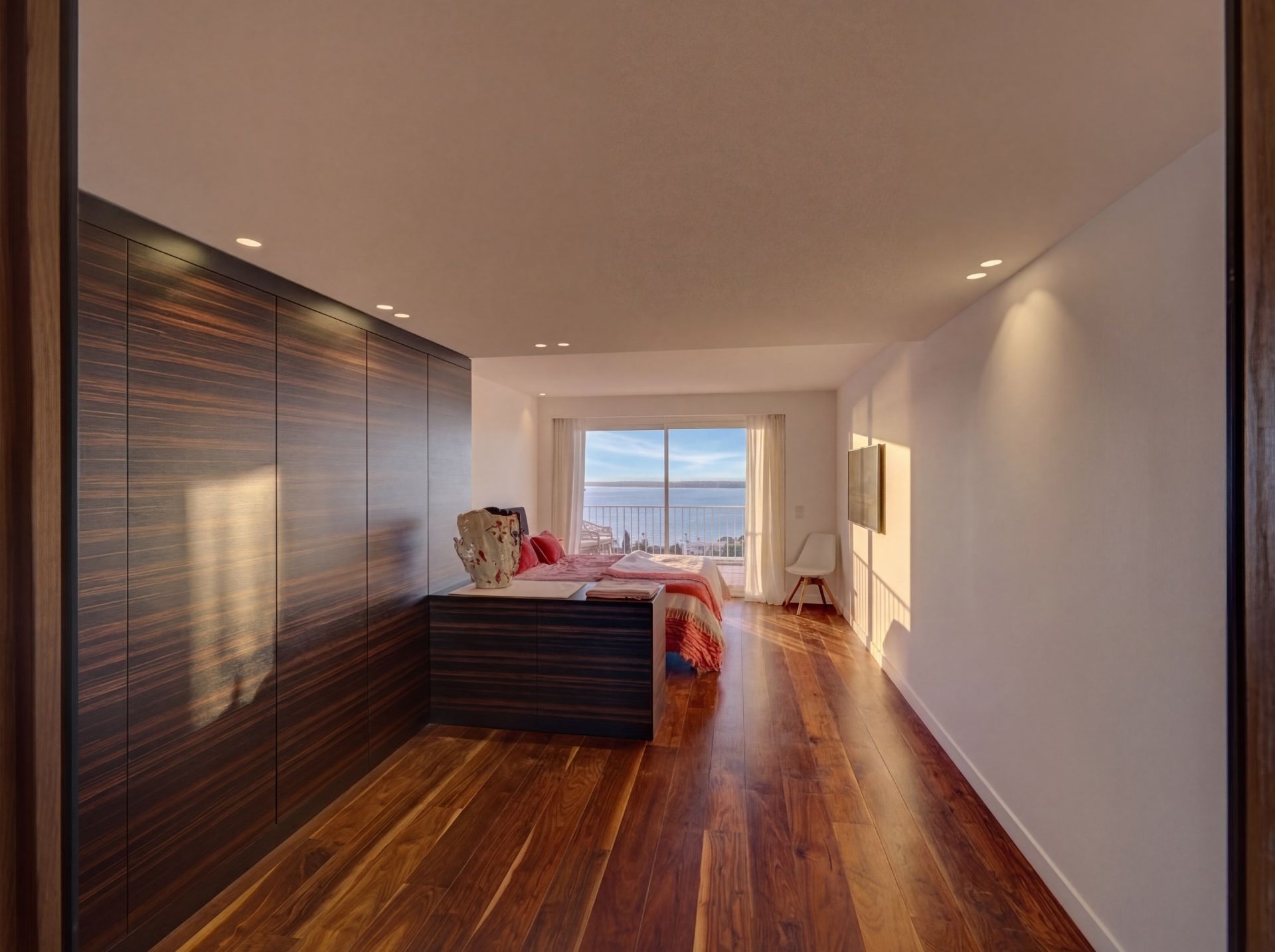apartment 8 Rooms for sale on CANNES (06400)