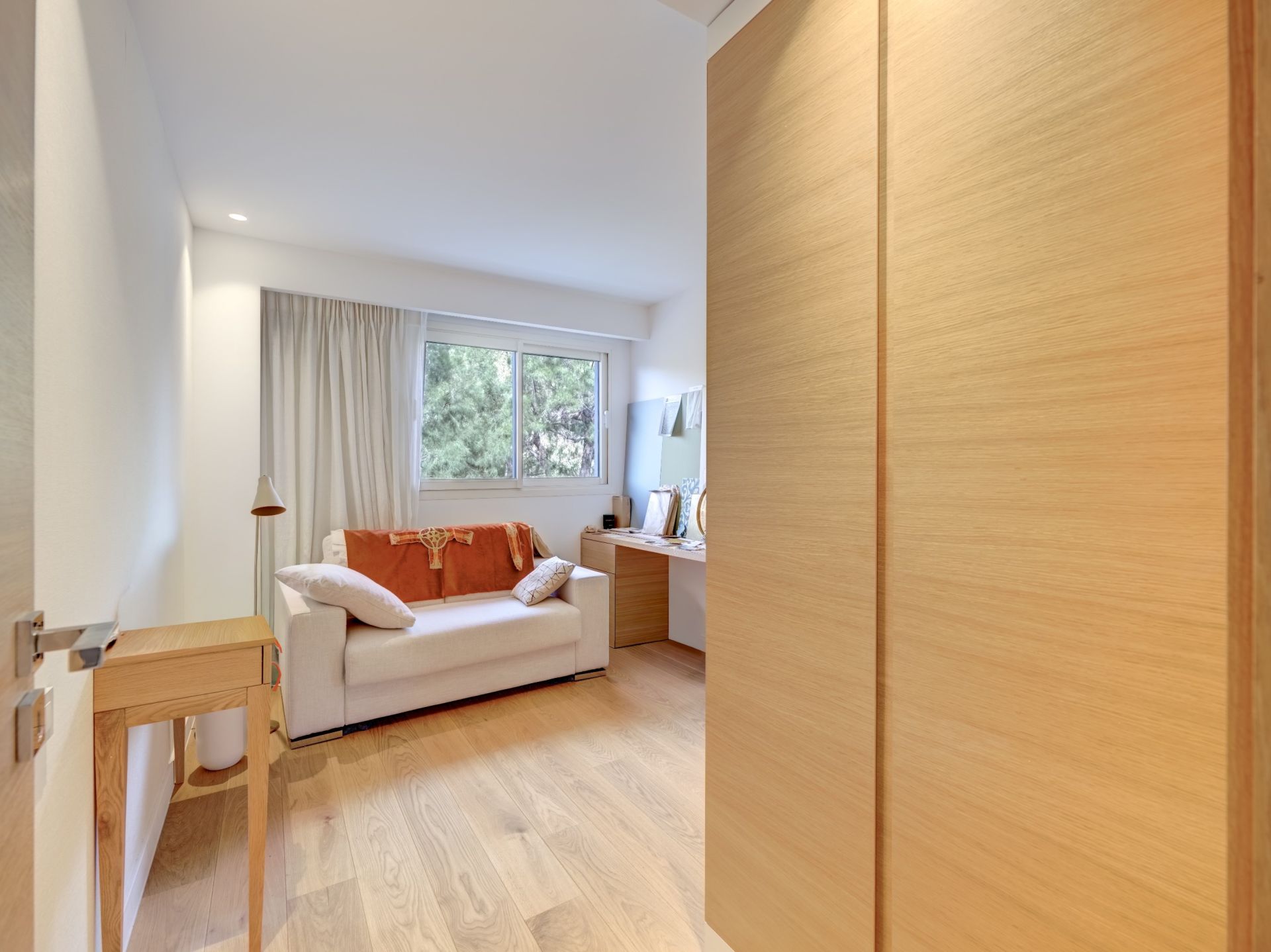 apartment 8 Rooms for sale on CANNES (06400)