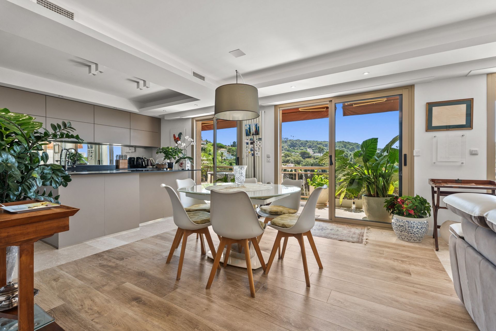 apartment 3 Rooms for sale on LE CANNET (06110)