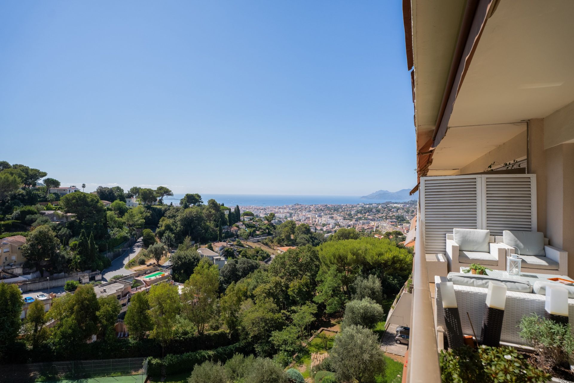 apartment 3 Rooms for sale on LE CANNET (06110)