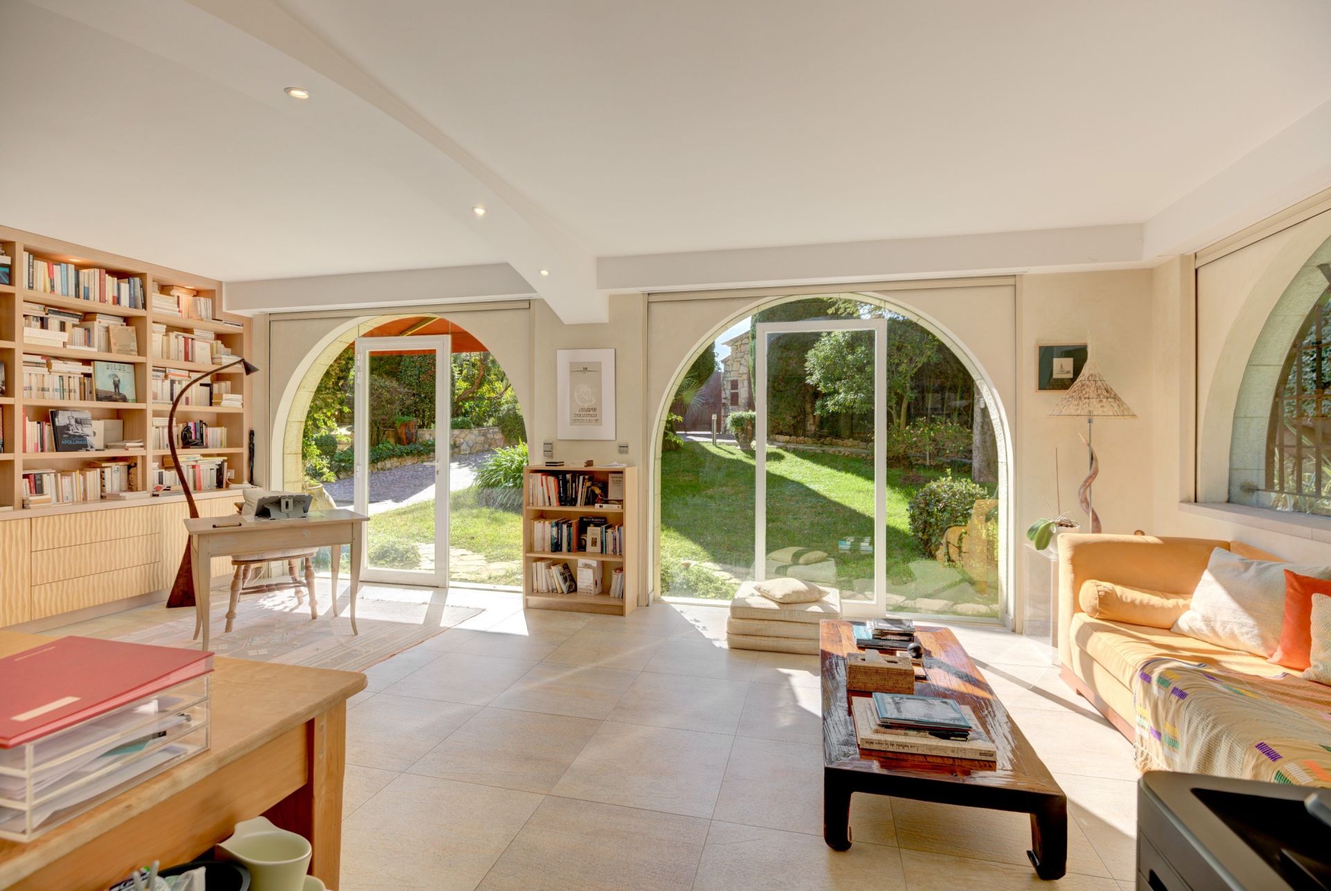 villa 7 Rooms for sale on LE CANNET (06110)