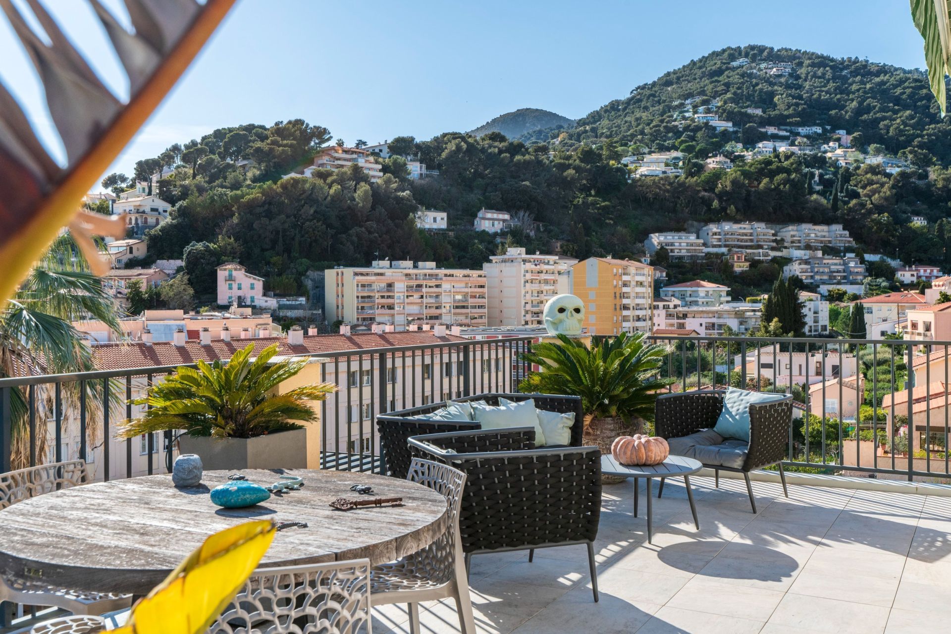 apartment 6 Rooms for sale on MENTON (06500)