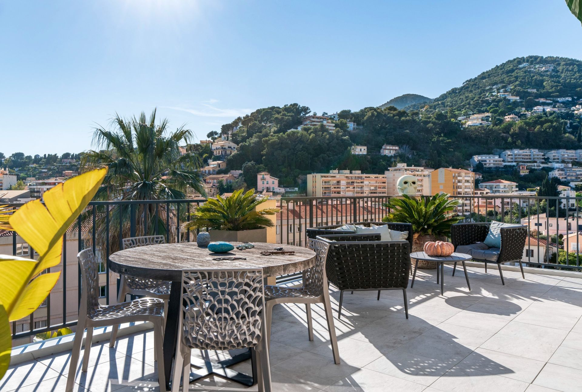 apartment 6 Rooms for sale on MENTON (06500)