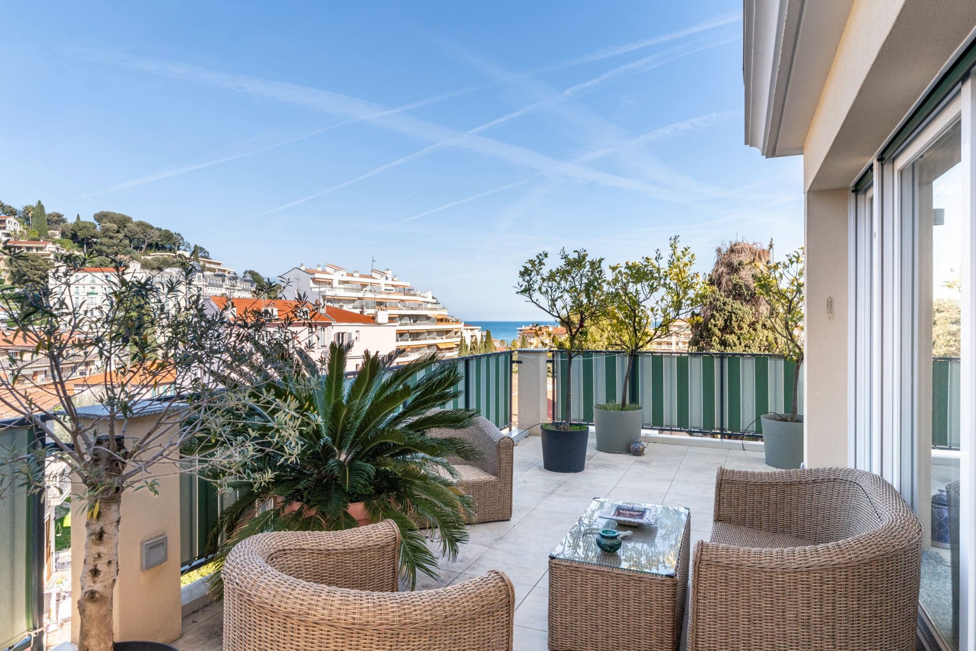 apartment 6 Rooms for sale on MENTON (06500)