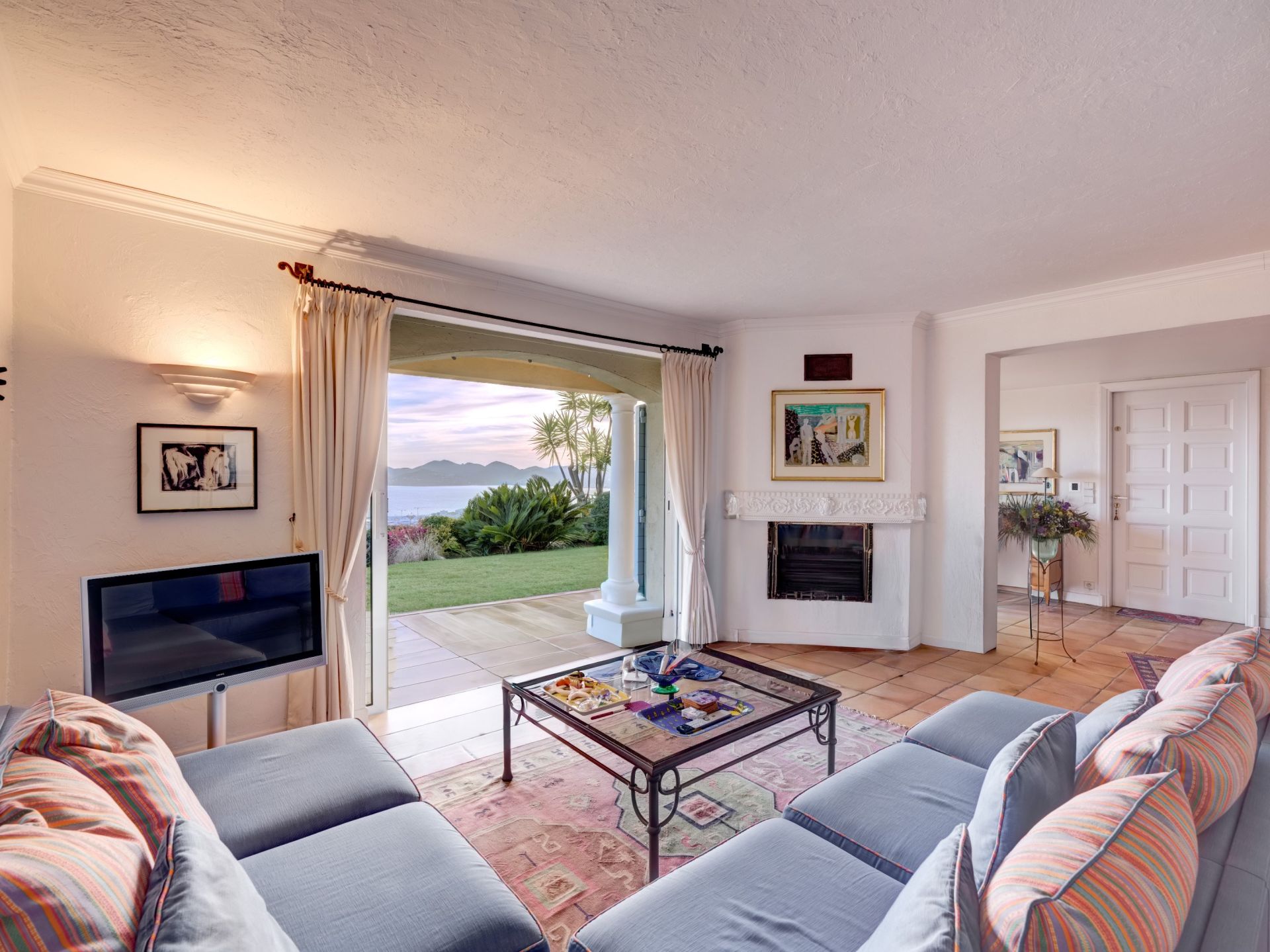 provencal house 5 Rooms for sale on CANNES (06400)