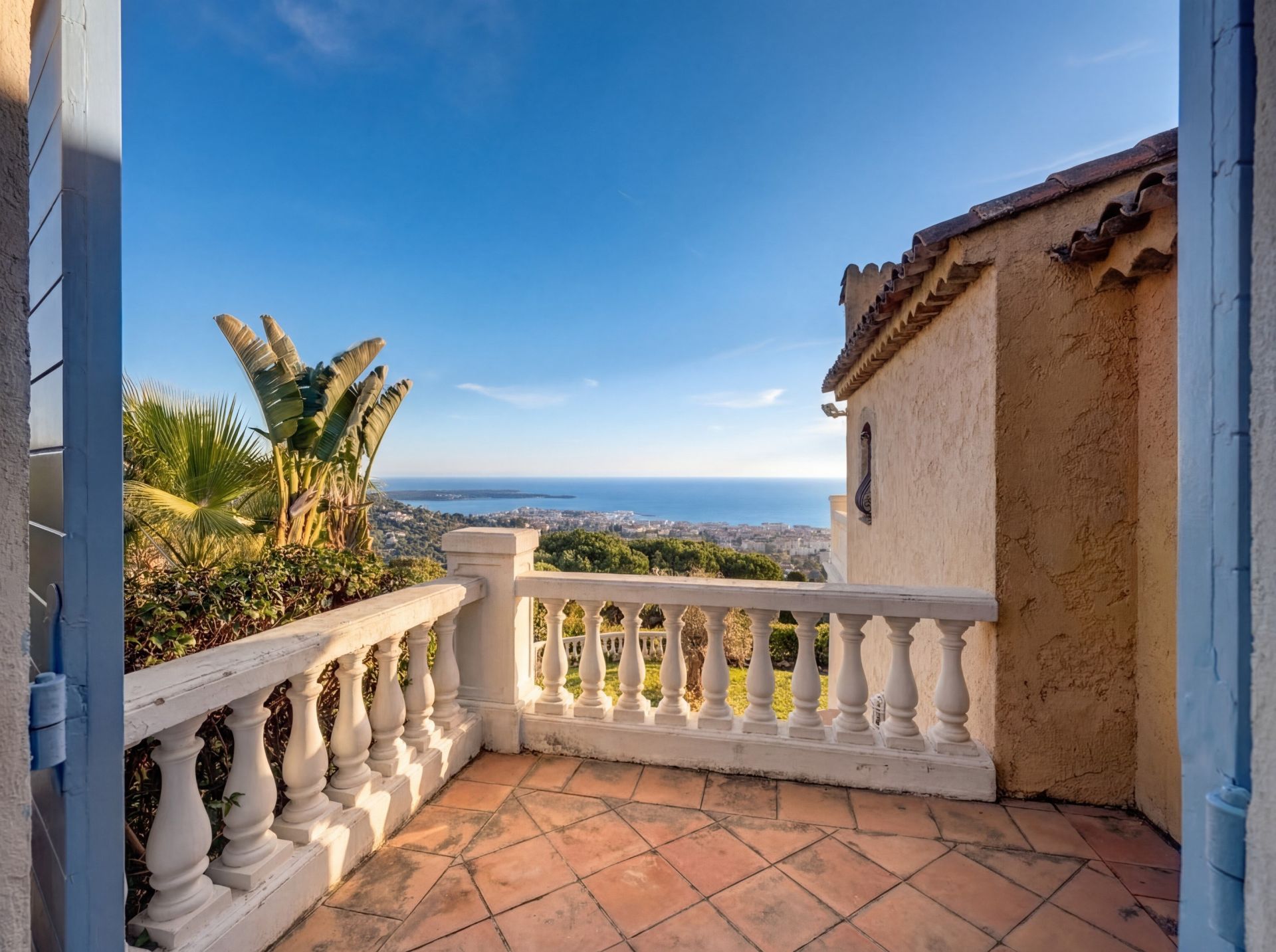 provencal house 5 Rooms for sale on CANNES (06400)