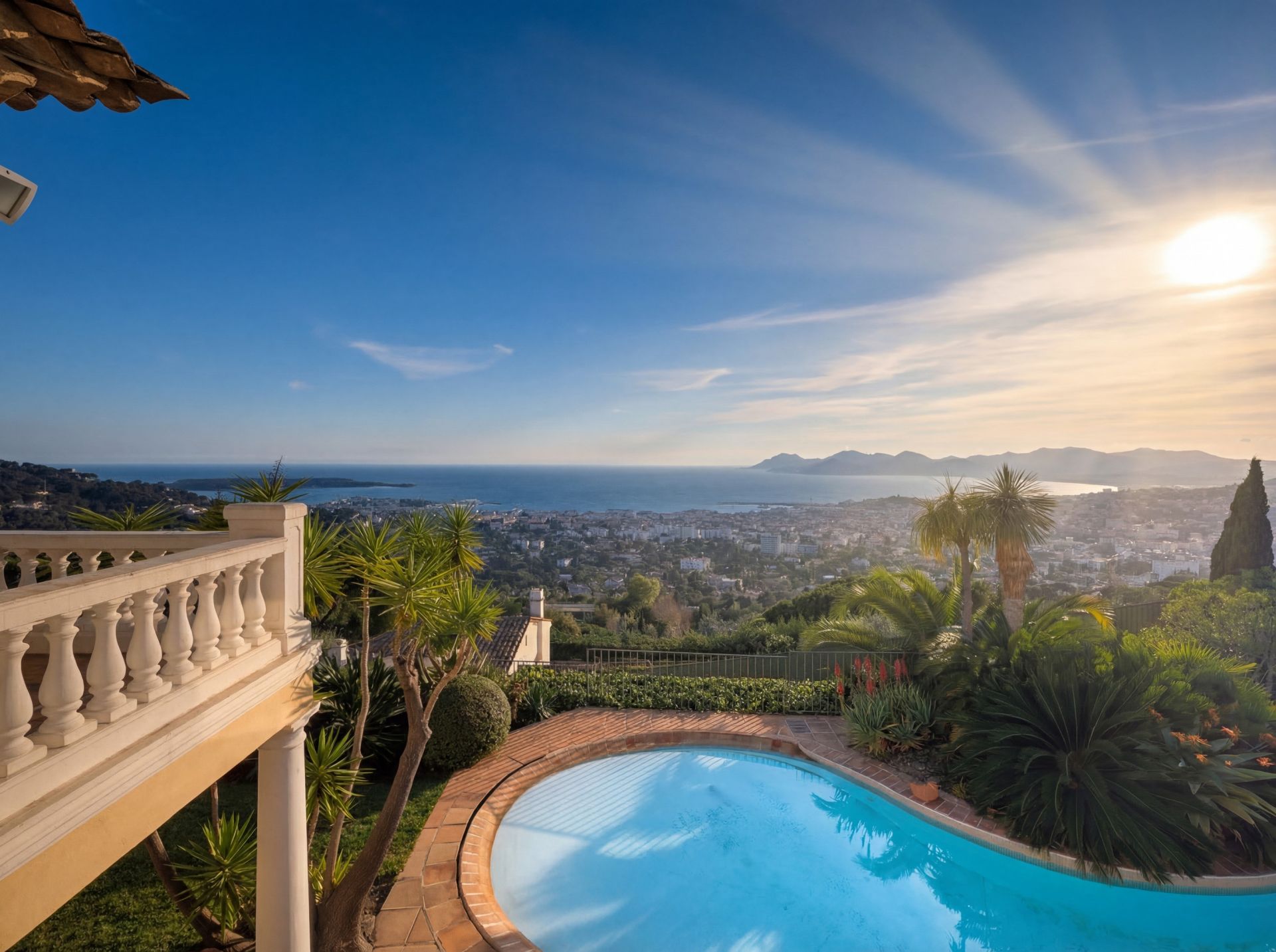 provencal house 5 Rooms for sale on CANNES (06400)