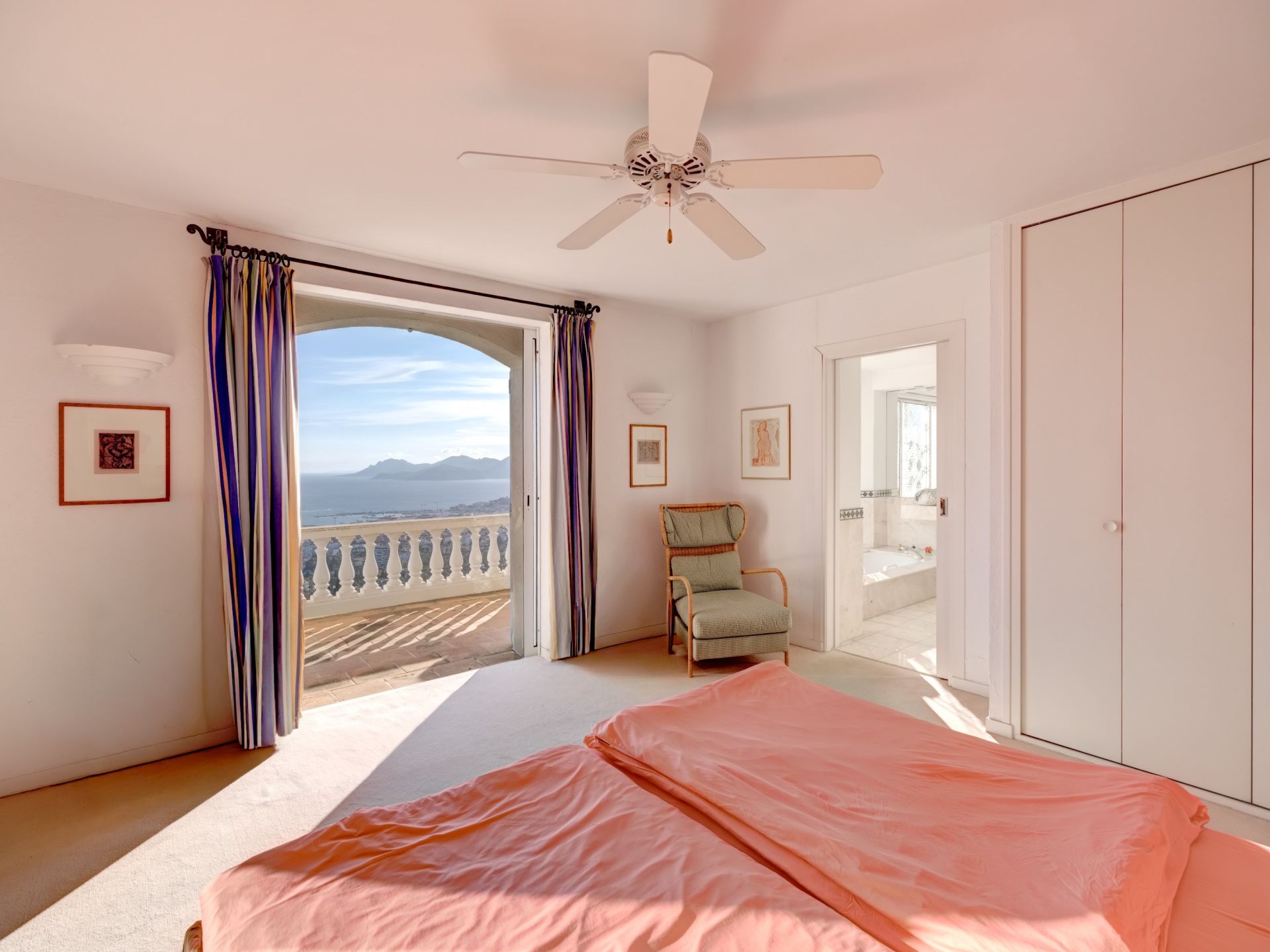 provencal house 5 Rooms for sale on CANNES (06400)