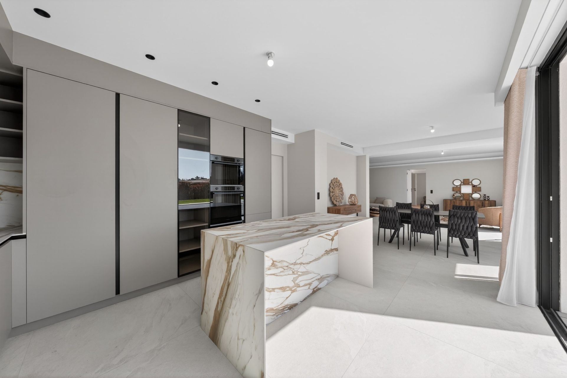 maison contemporaine 8 Pièces en vente sur MOUANS SARTOUX (06370)