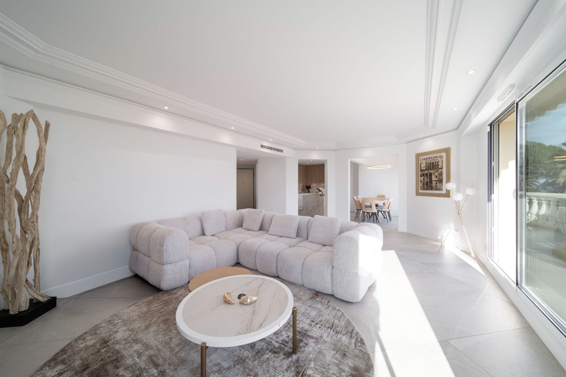 apartment 7 Rooms for sale on CANNES (06400)