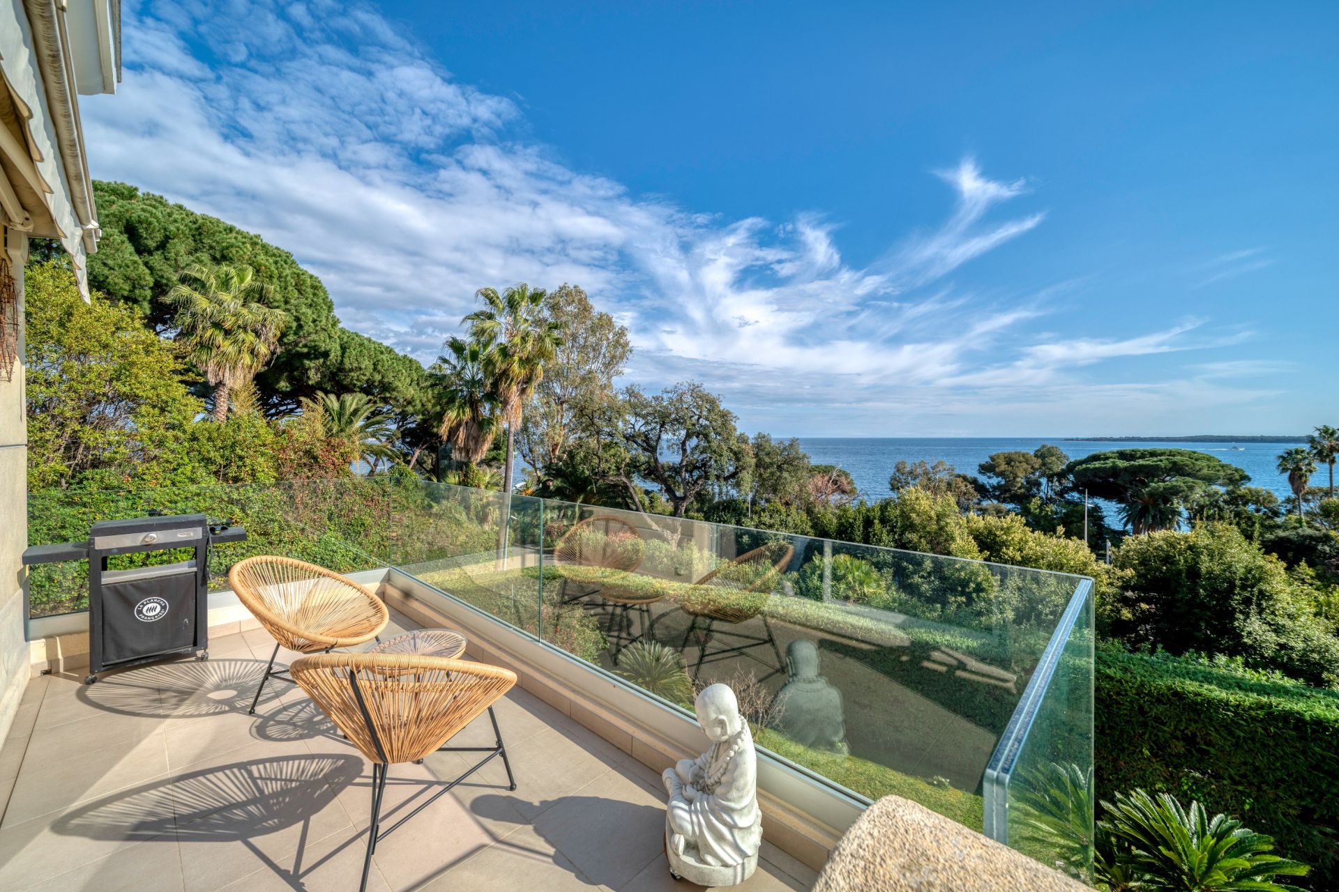 apartment 7 Rooms for sale on CANNES (06400)