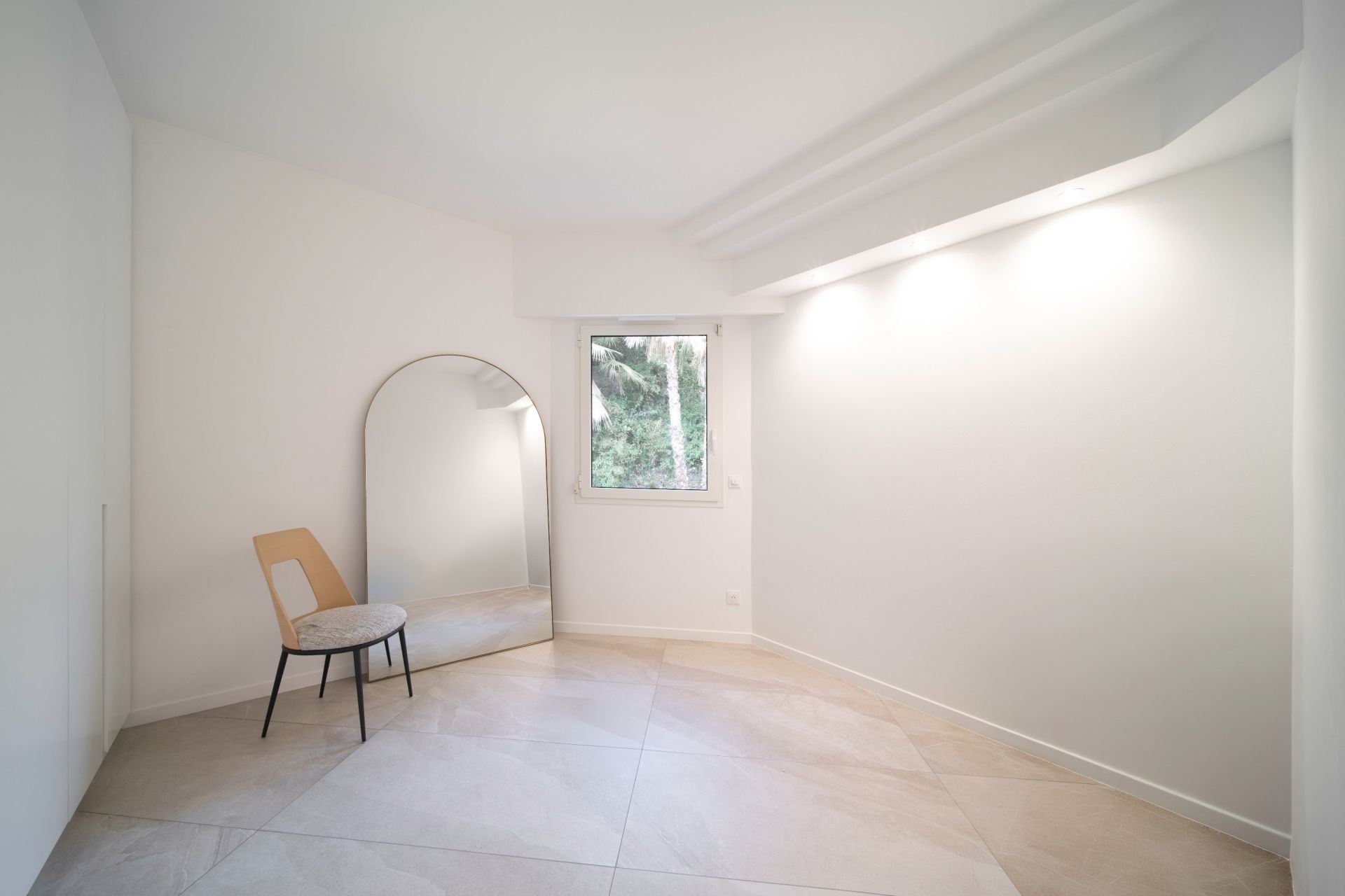 apartment 7 Rooms for sale on CANNES (06400)