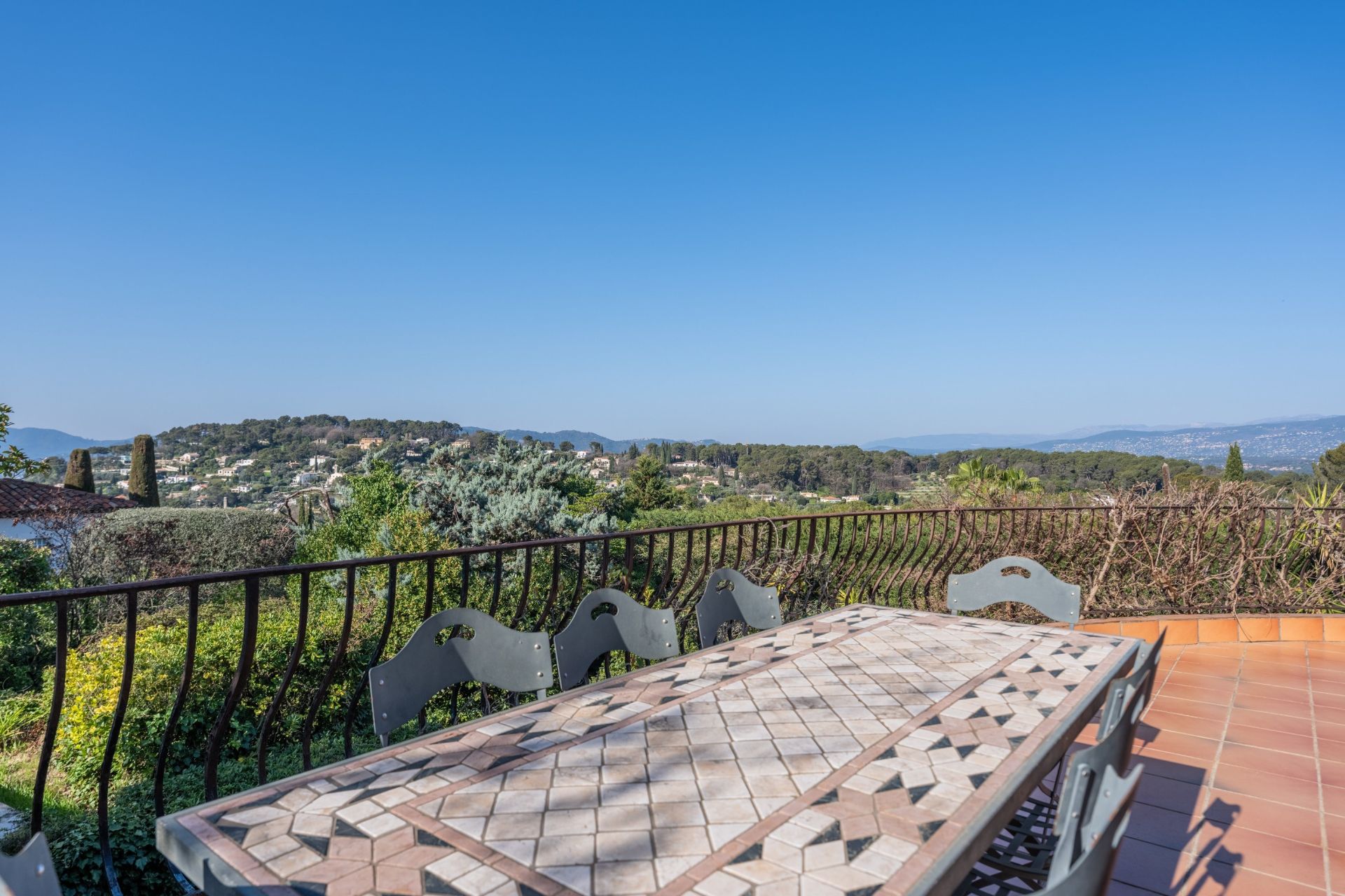 villa 5 Pièces en vente sur MOUGINS (06250)