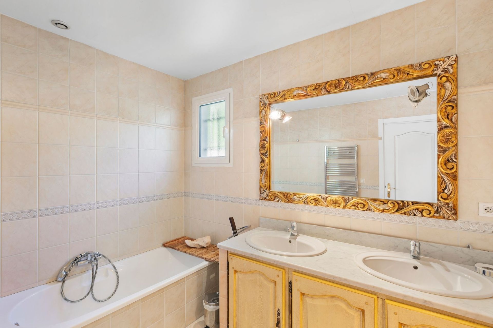 maison provençale 8 Pièces en vente sur MOUGINS (06250)